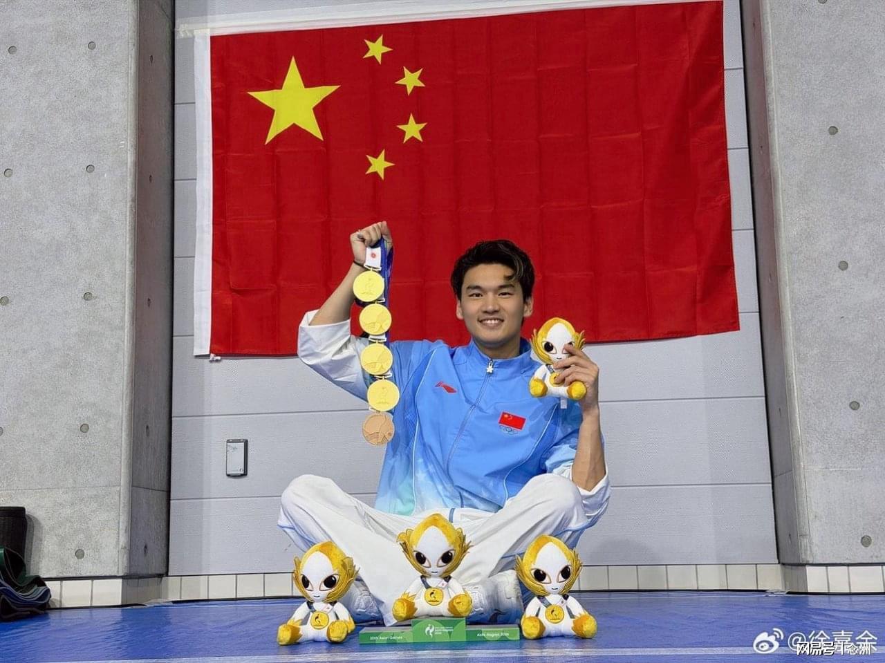 泪目!徐嘉余给去世7年恩师发信息:最后一枪200仰 以后不游了